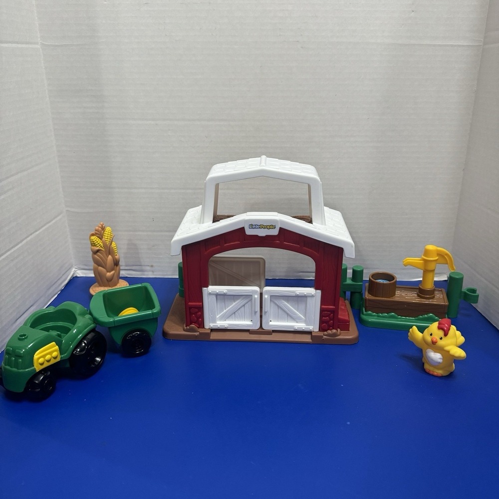 Fisher Price Little People Farm‎ Tractor Corn Hen & Water Pump Very Nice
